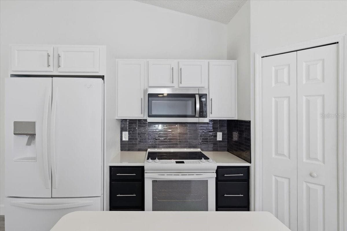 41 ZEPHYR LILY TRAIL — photo 16 of 61