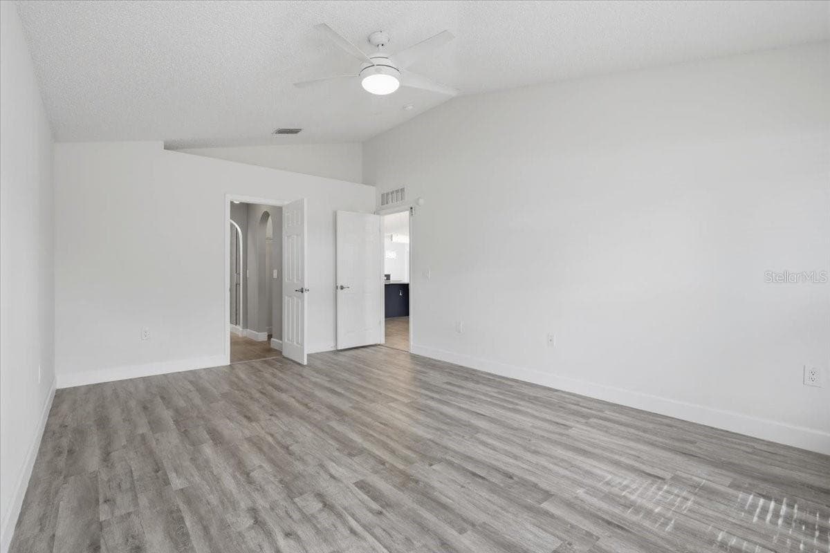 41 ZEPHYR LILY TRAIL — photo 33 of 61