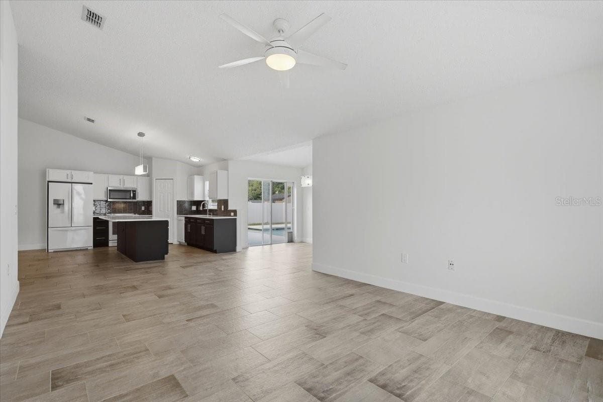 41 ZEPHYR LILY TRAIL — photo 24 of 61