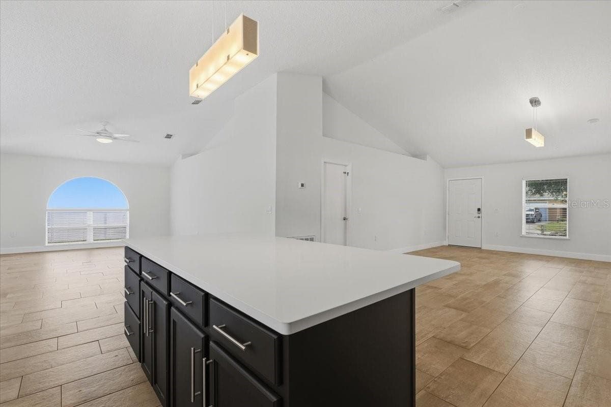 41 ZEPHYR LILY TRAIL — photo 21 of 61