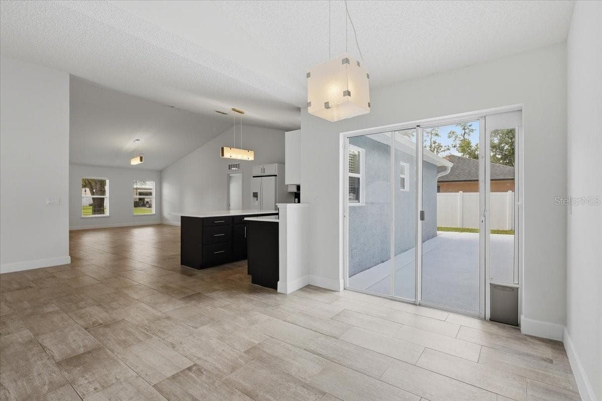 41 ZEPHYR LILY TRAIL — photo 25 of 61