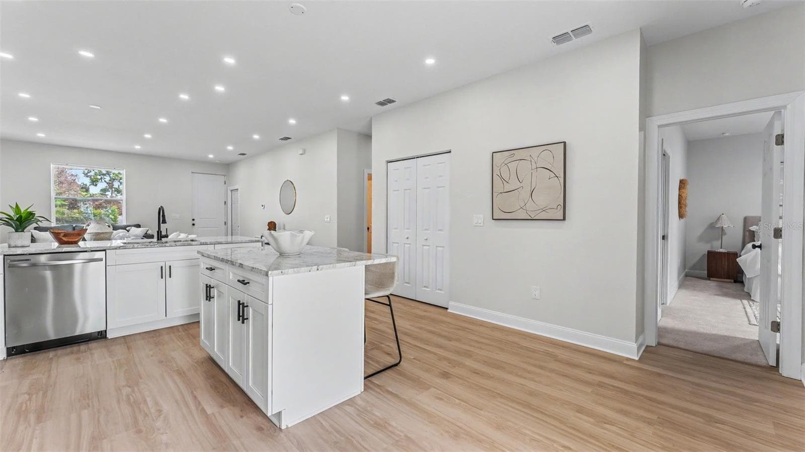 1305 PARKER STREET — photo 12 of 38