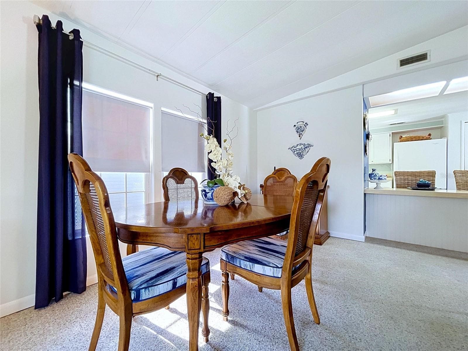 2055 FLORAL AVENUE — photo 16 of 55