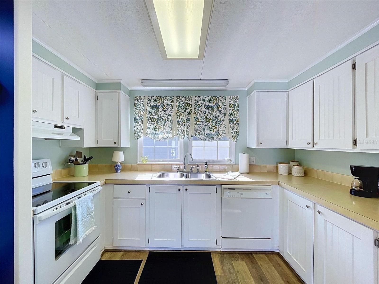 2055 FLORAL AVENUE — photo 19 of 55