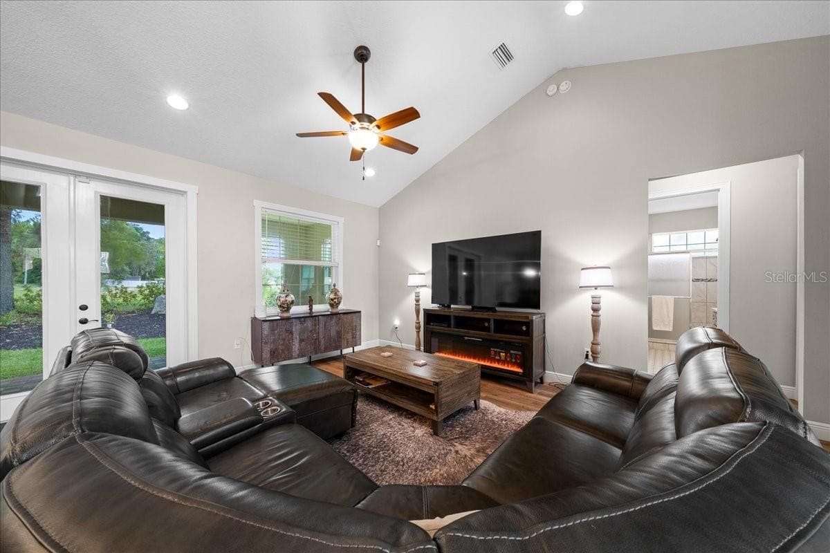 10584 53RD CIRCLE — photo 39 of 72