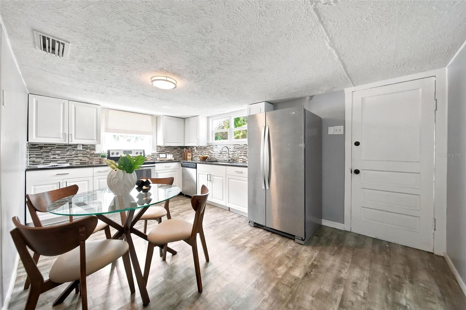 109 BASS STREET — photo 10 of 20
