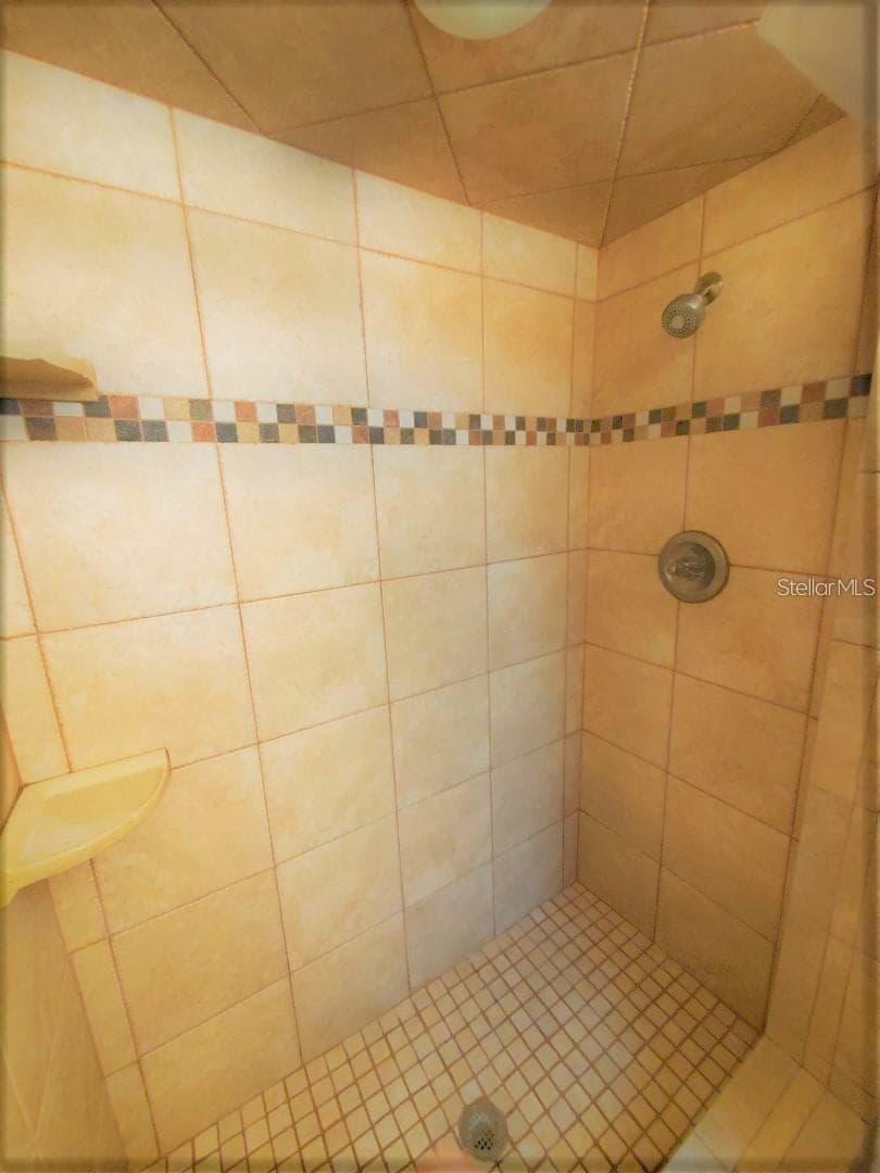 1637 WHITEWOOD DRIVE — photo 14 of 22