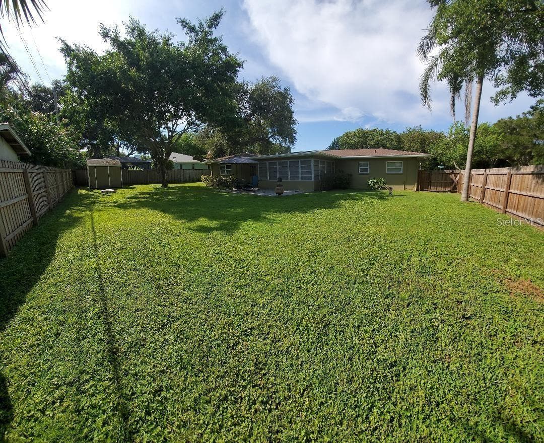 1637 WHITEWOOD DRIVE — photo 4 of 22