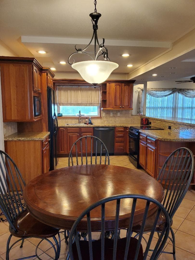 1637 WHITEWOOD DRIVE — photo 6 of 22