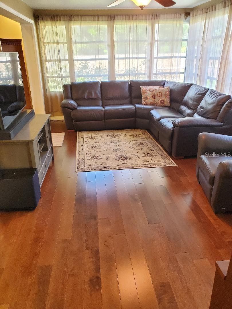 1637 WHITEWOOD DRIVE — photo 9 of 22