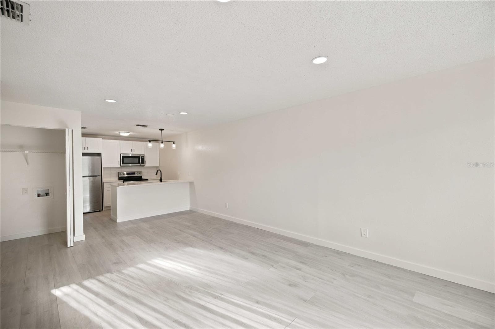 5395 30TH PLACE — photo 3 of 31