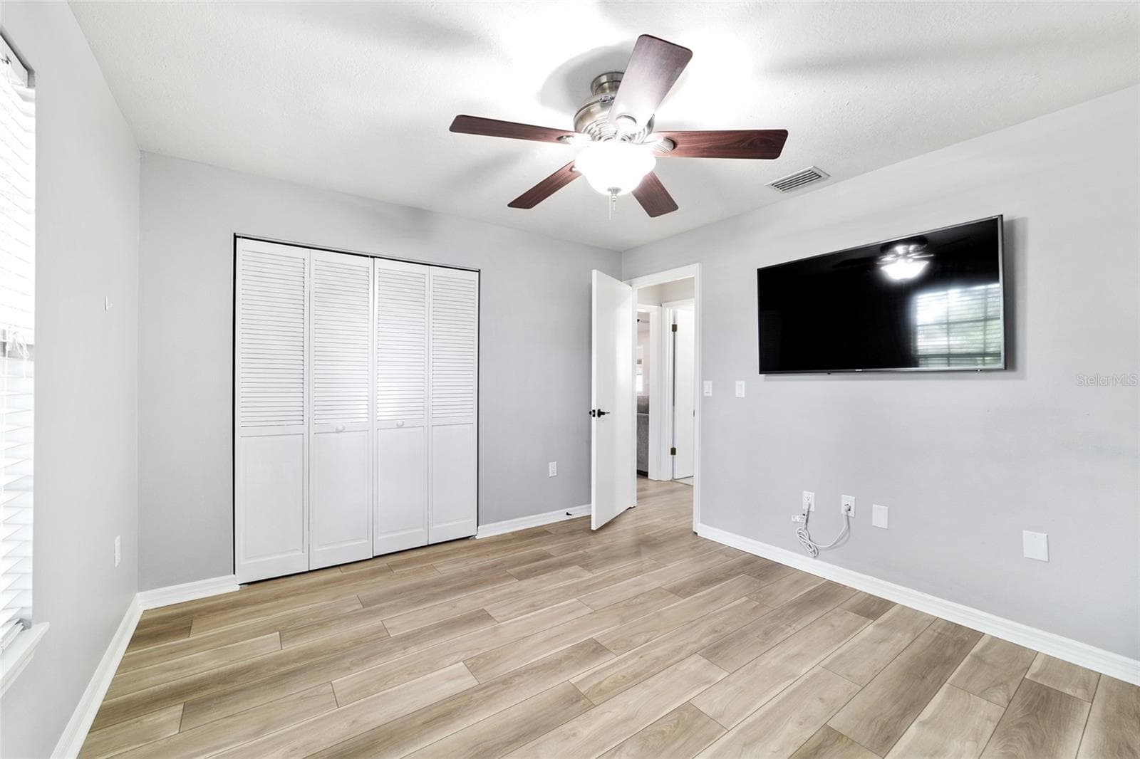 3453 25TH AVENUE — photo 33 of 48