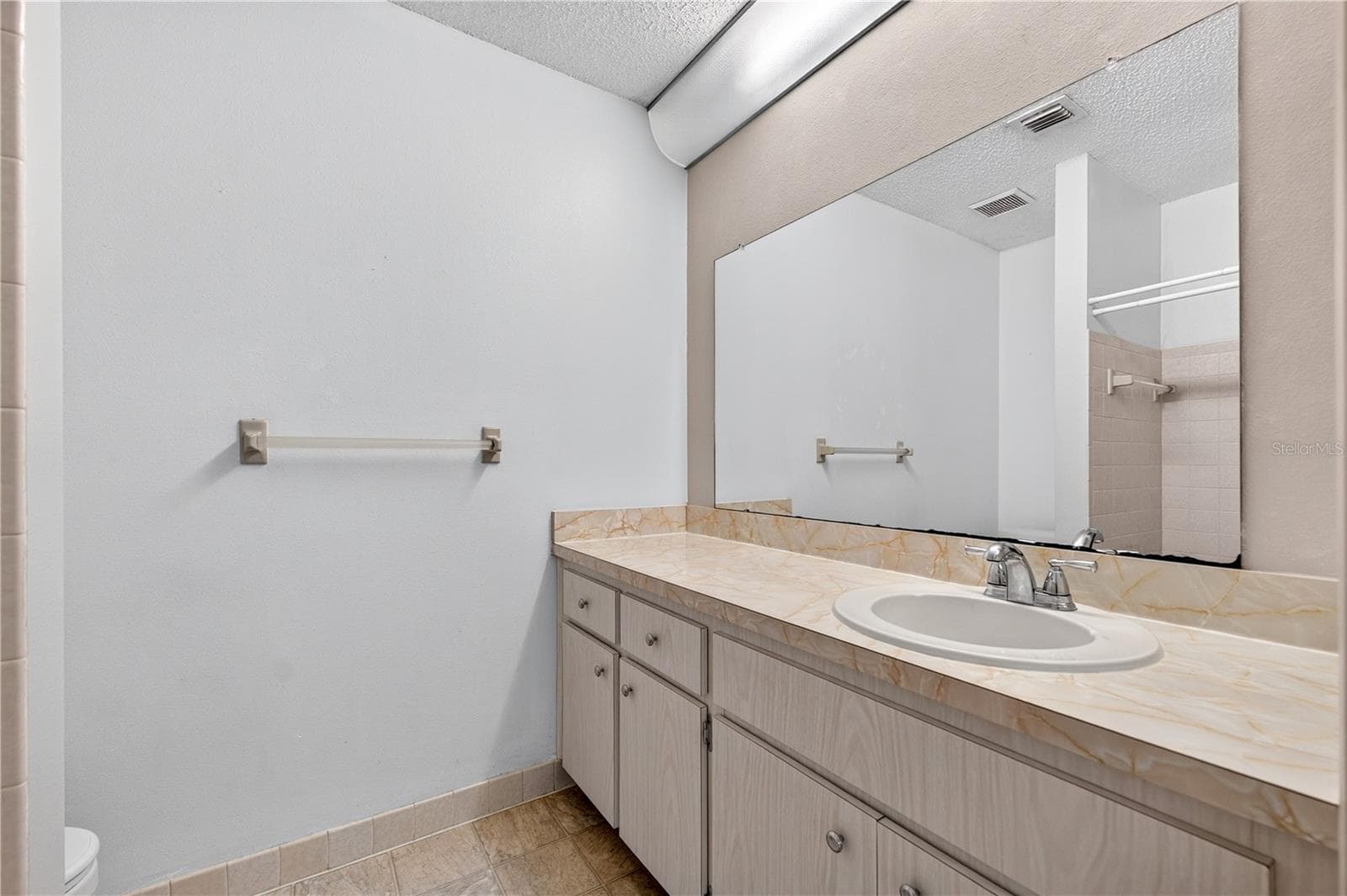 13004 SERPENTINE DRIVE — photo 38 of 53