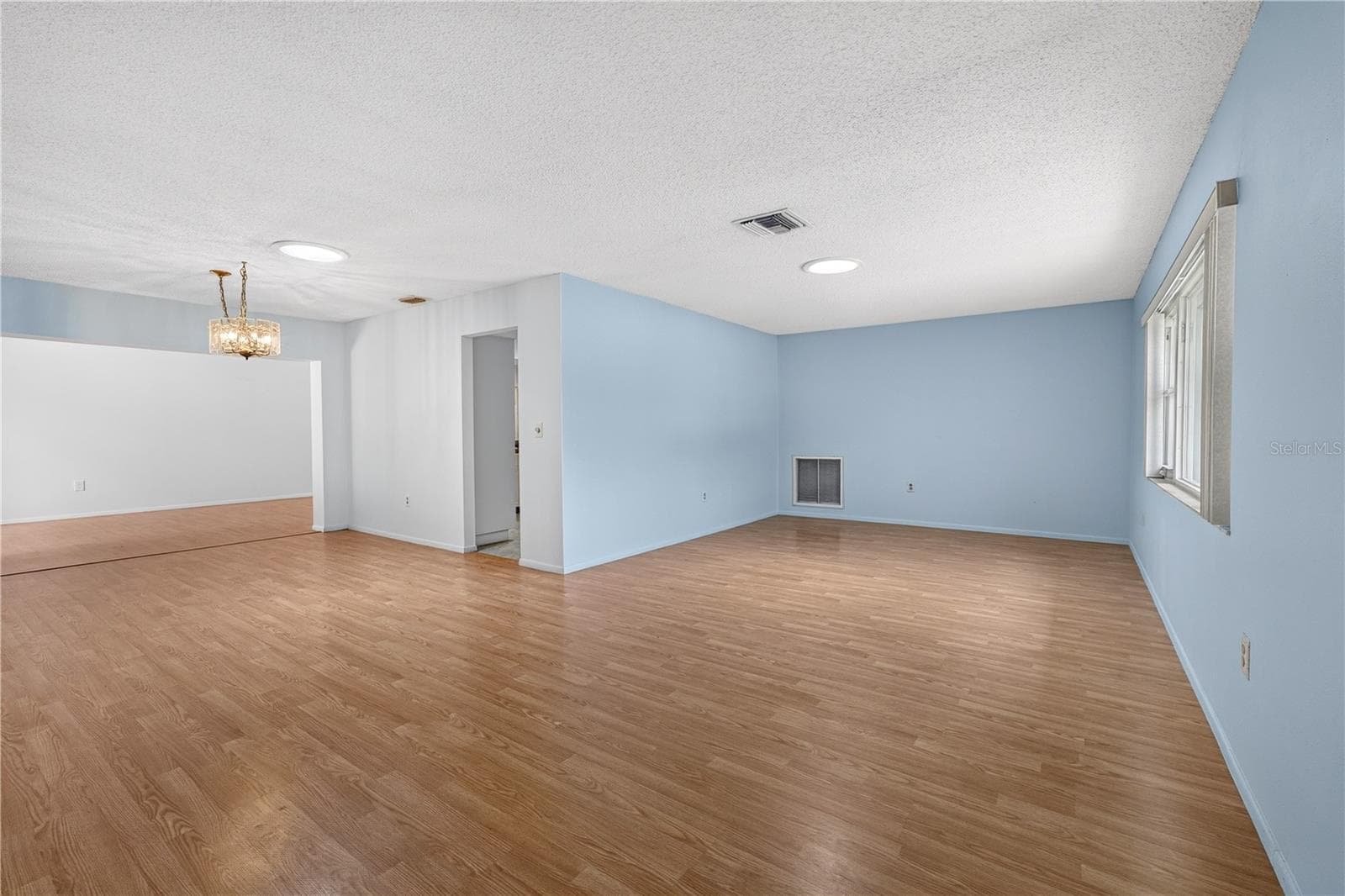 13004 SERPENTINE DRIVE — photo 15 of 53