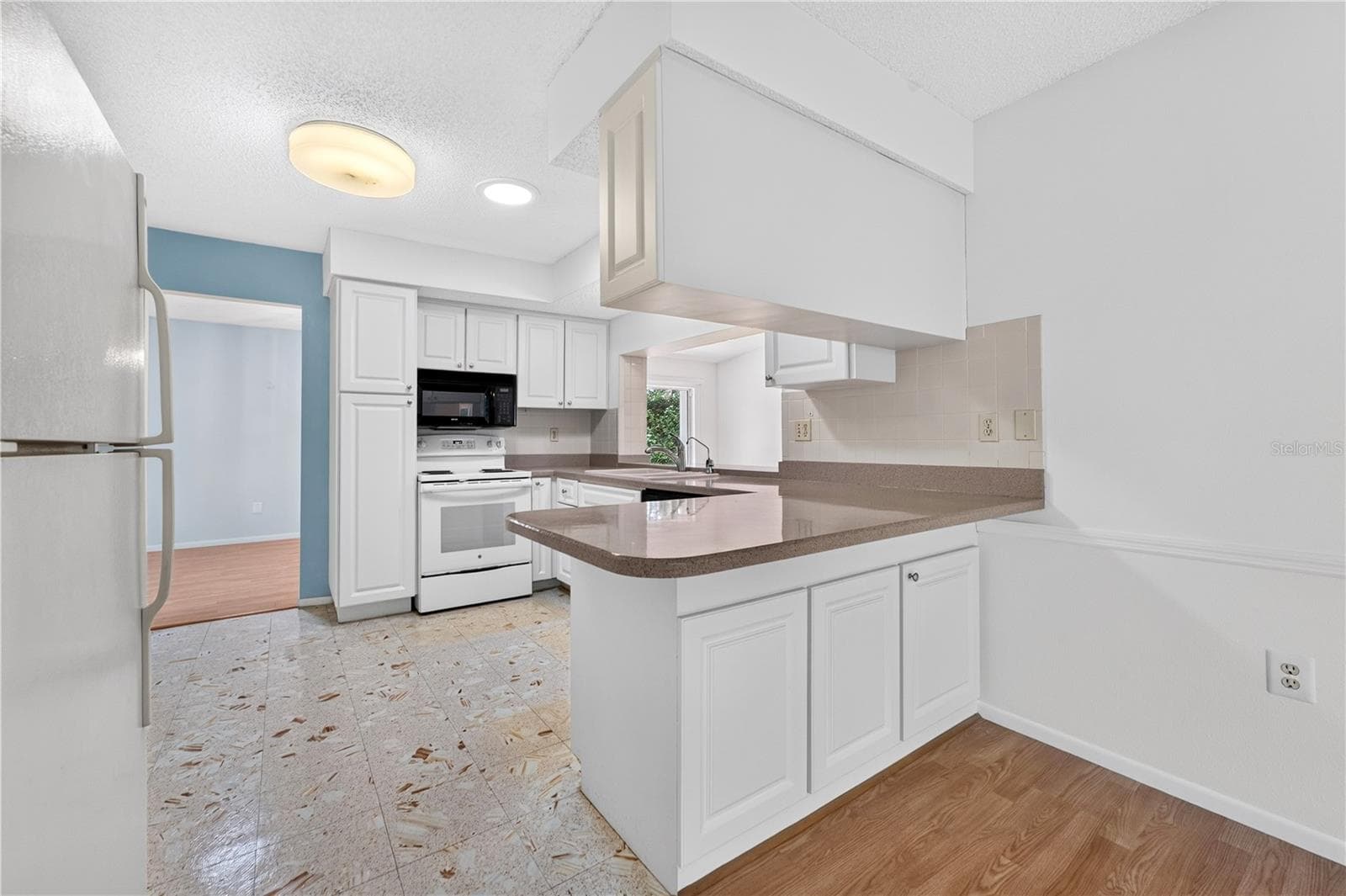 13004 SERPENTINE DRIVE — photo 31 of 53