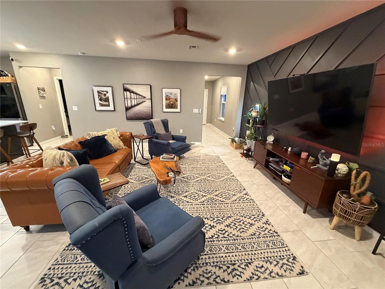 9126 ROYAL RIVER CIRCLE — photo 6 of 53