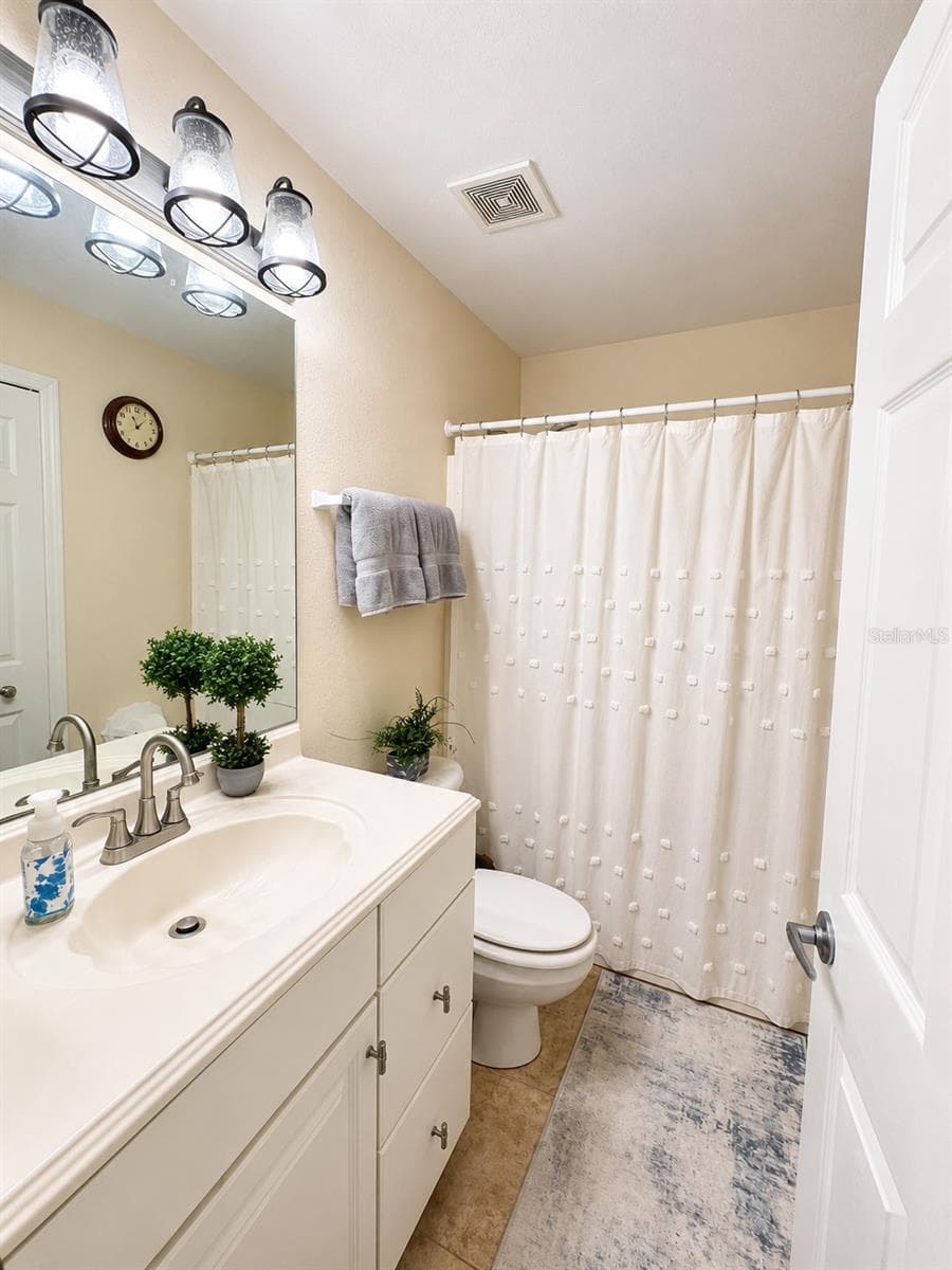 1462 ADMIRAL NIMITZ AVE — photo 15 of 33