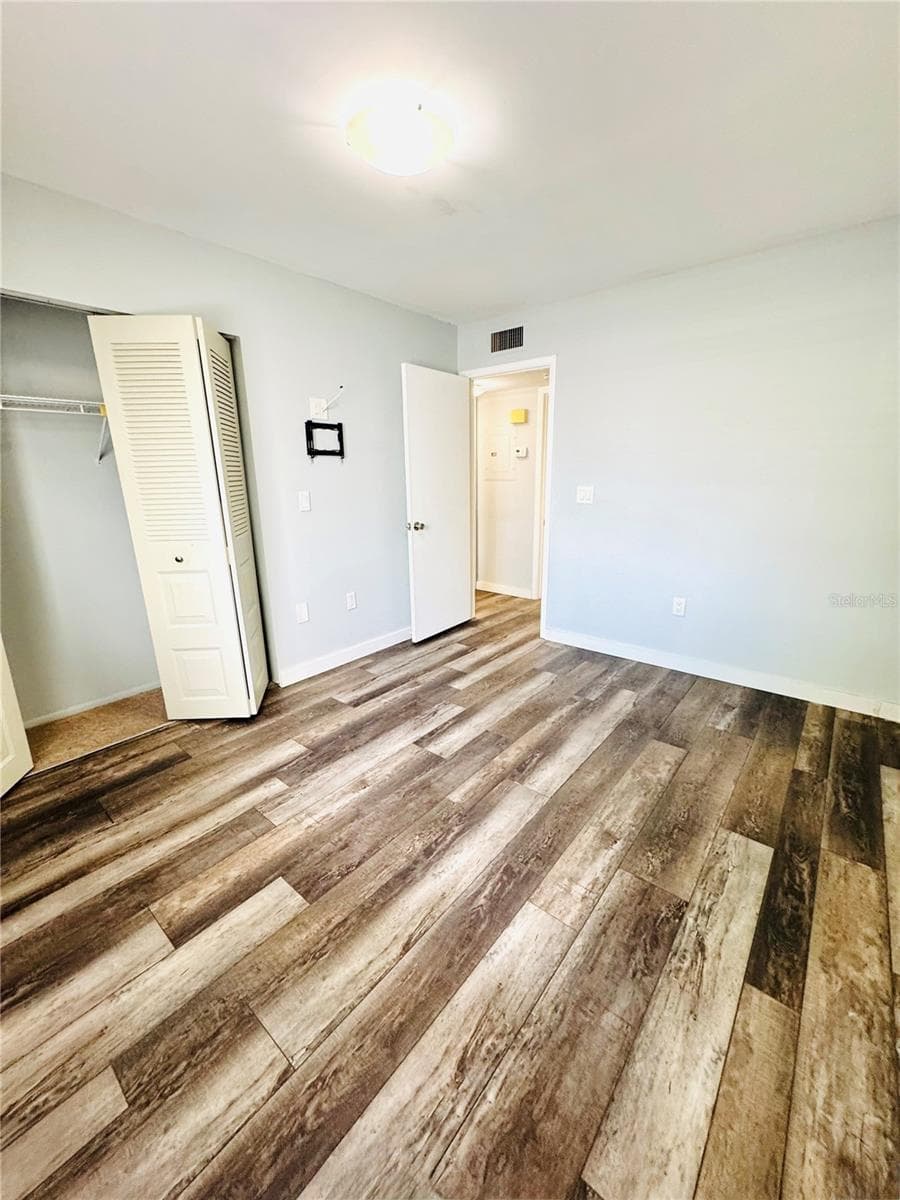 106 WINDWARD PLACE — photo 7 of 13