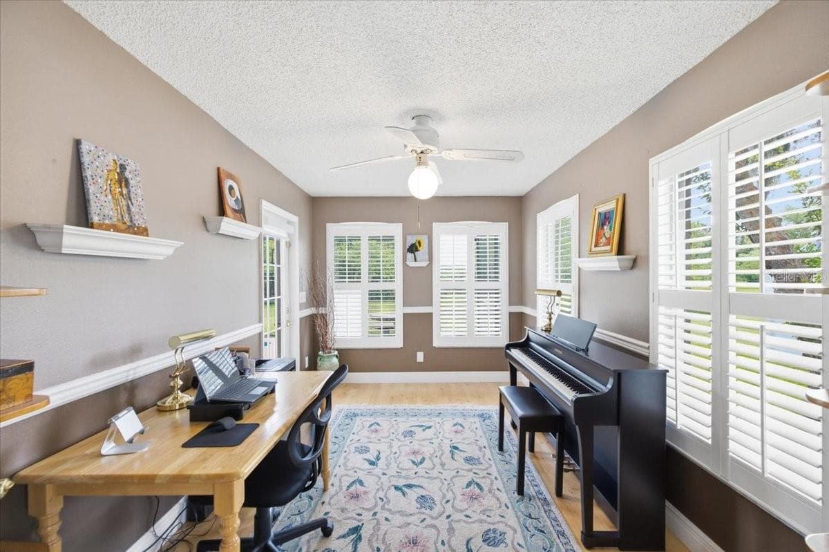 392 TAVERNIER CIRCLE — photo 12 of 59