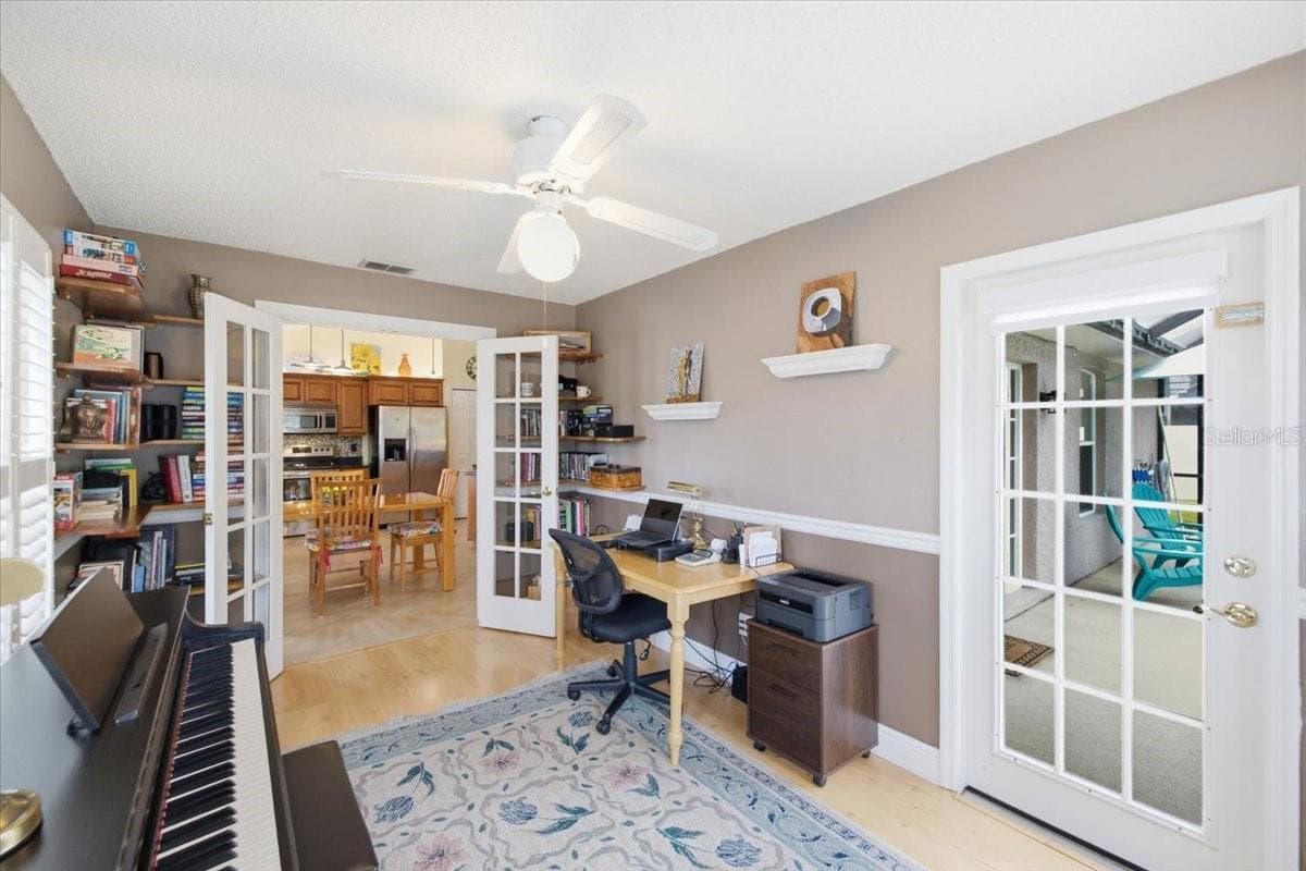 392 TAVERNIER CIRCLE — photo 13 of 59