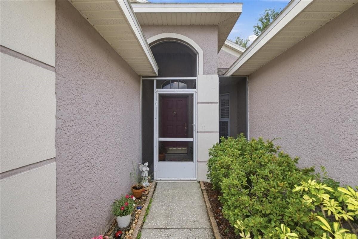 392 TAVERNIER CIRCLE — photo 5 of 59