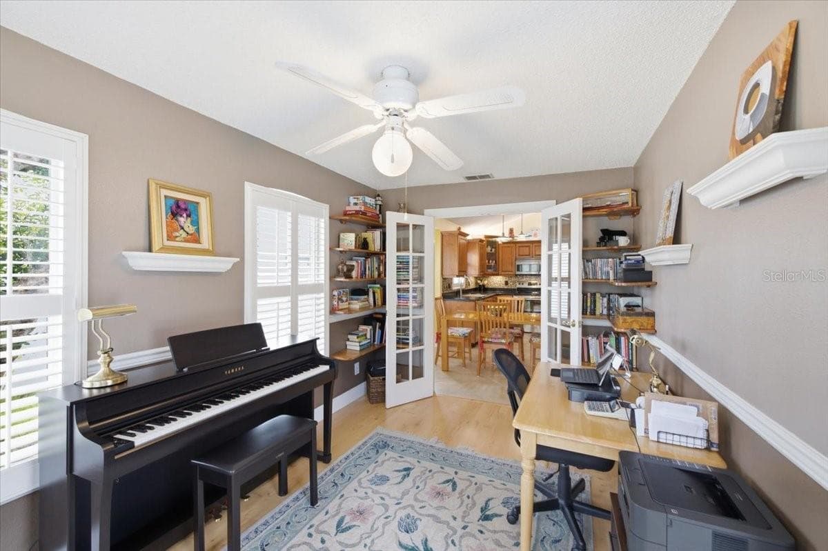 392 TAVERNIER CIRCLE — photo 14 of 59