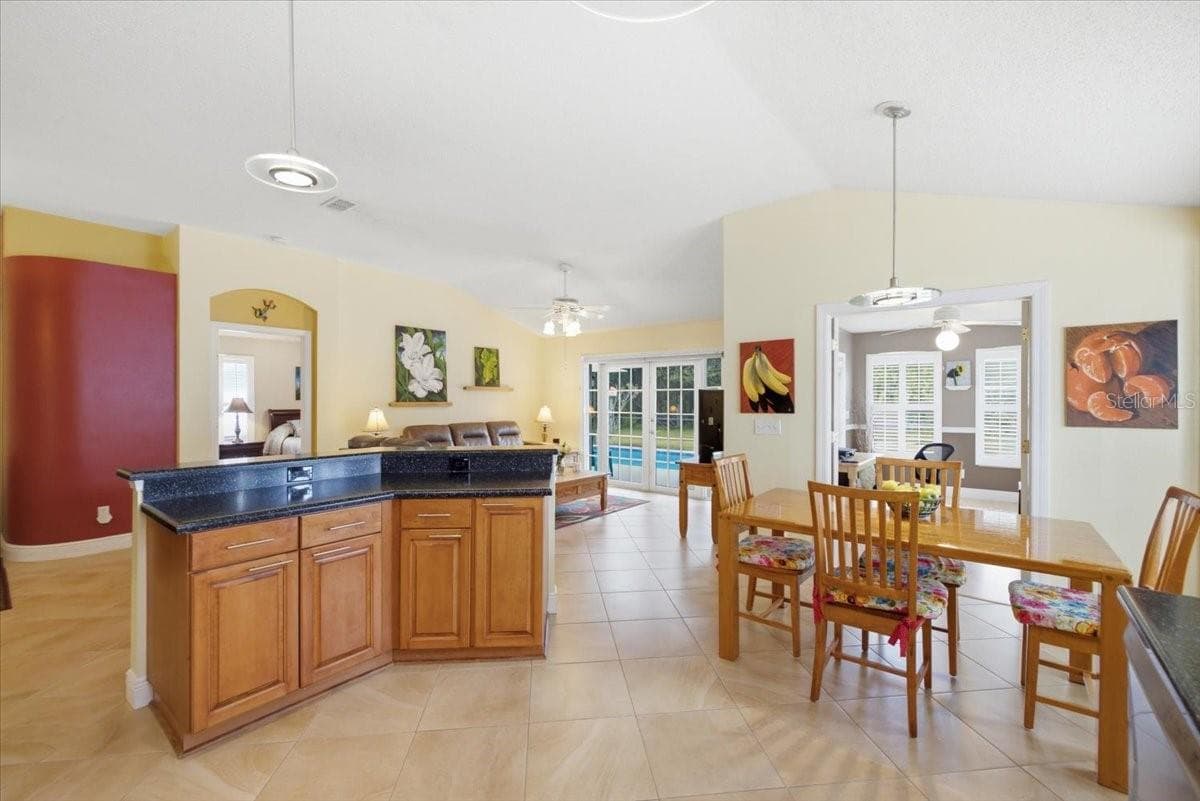 392 TAVERNIER CIRCLE — photo 11 of 59