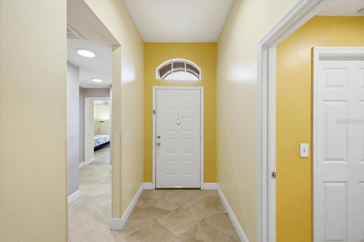 392 TAVERNIER CIRCLE — photo 6 of 59