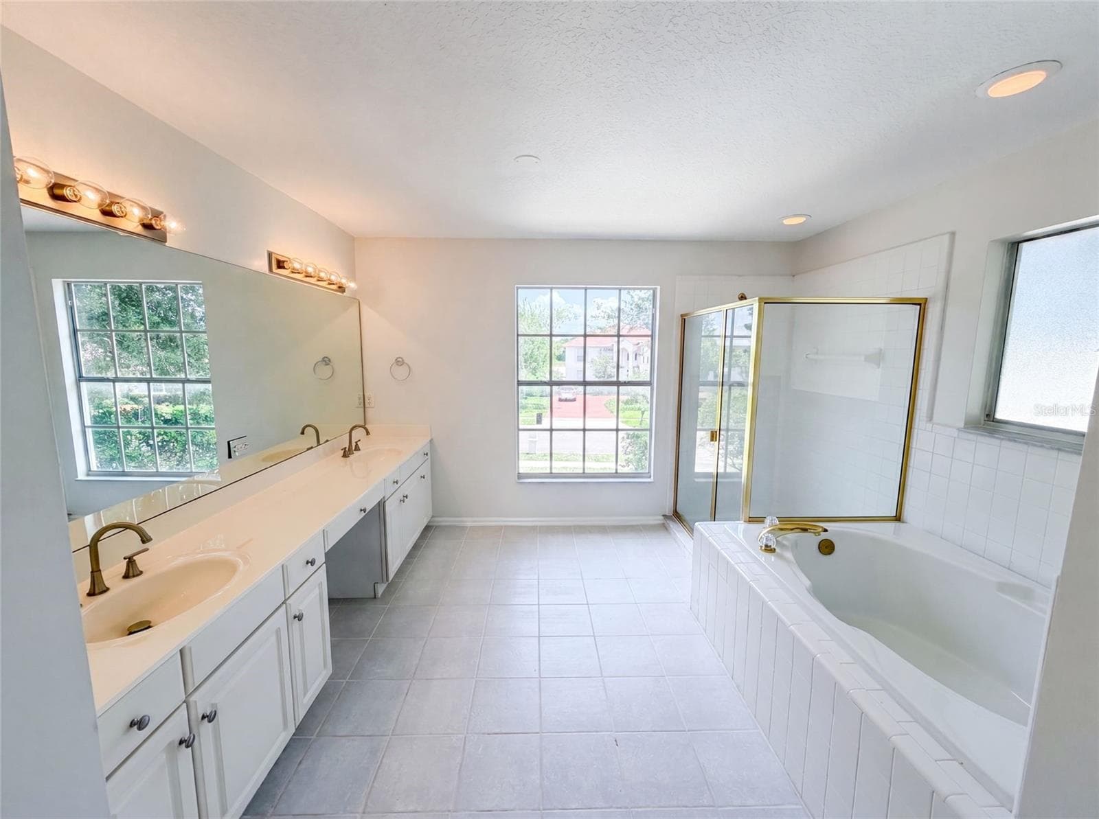 2270 BLOSSOMWOOD DRIVE — photo 32 of 41