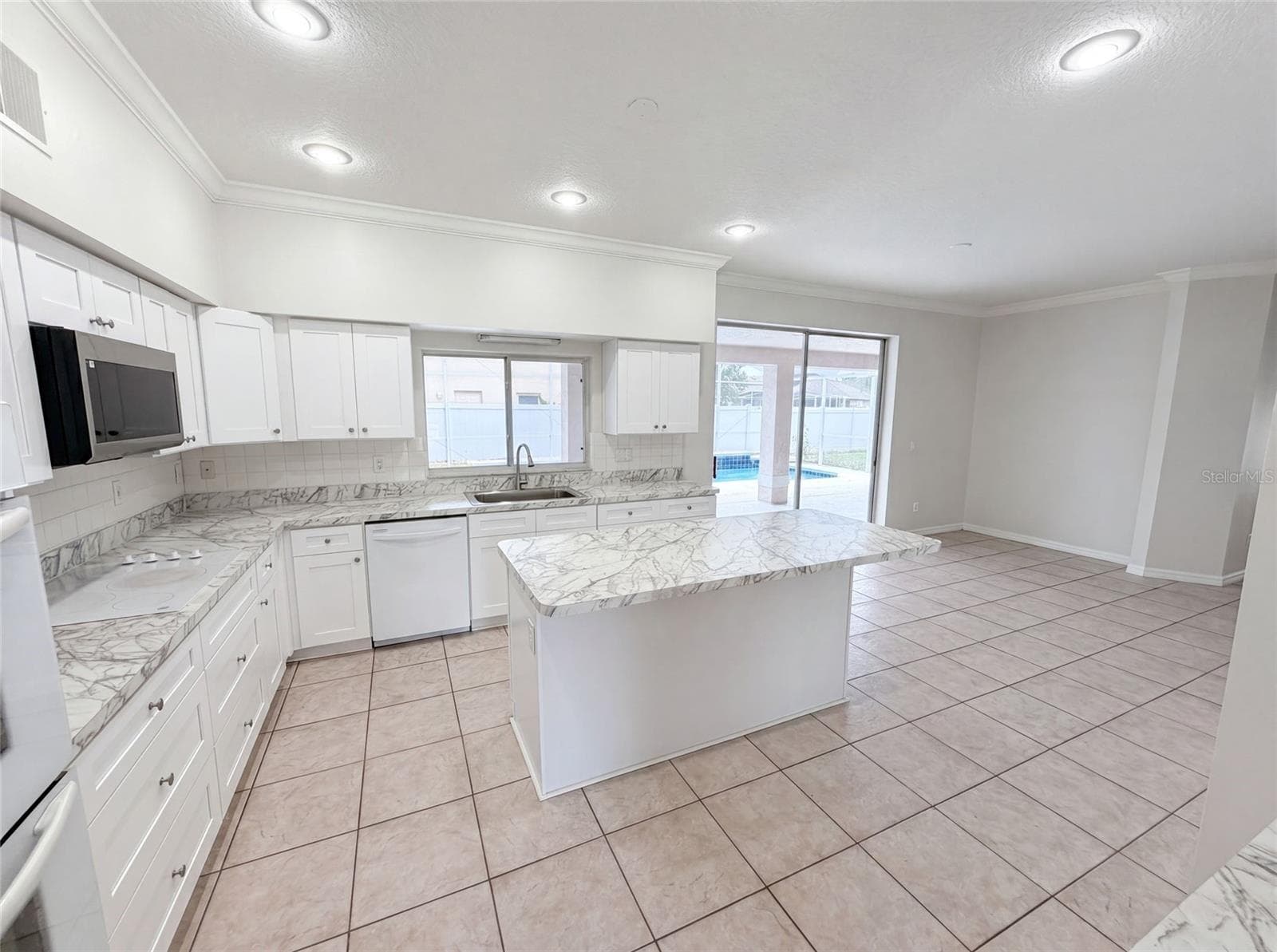 2270 BLOSSOMWOOD DRIVE — photo 14 of 41
