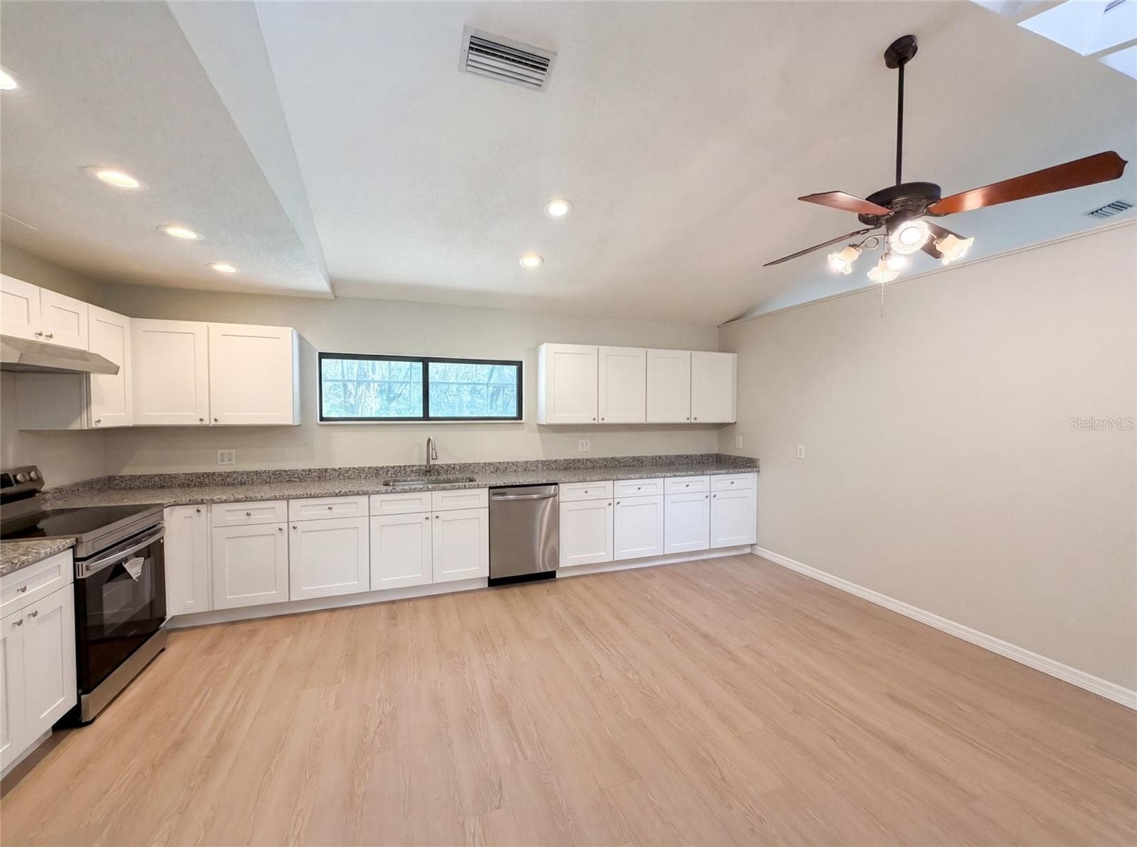 3739 LAKE GRIFFIN ROAD — photo 11 of 21