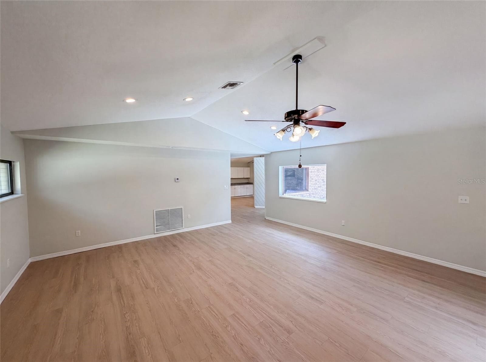 3739 LAKE GRIFFIN ROAD — photo 7 of 21
