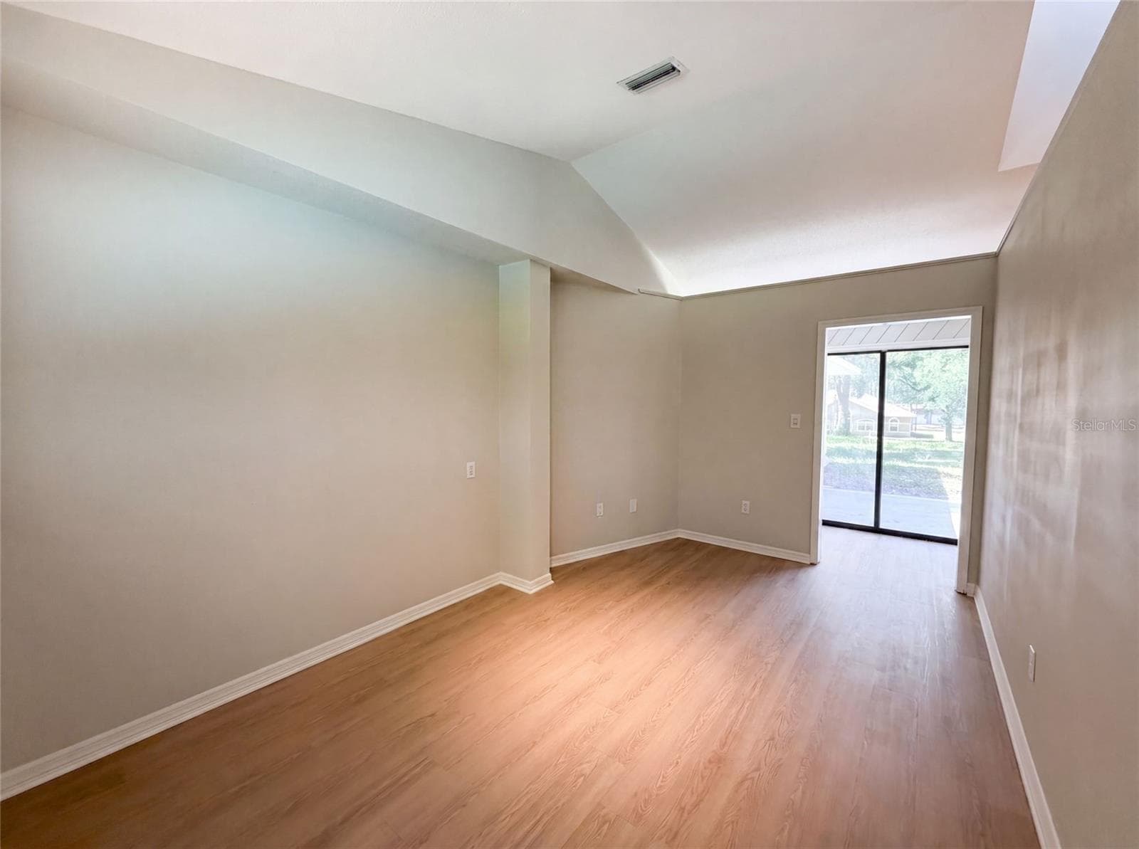3739 LAKE GRIFFIN ROAD — photo 10 of 21