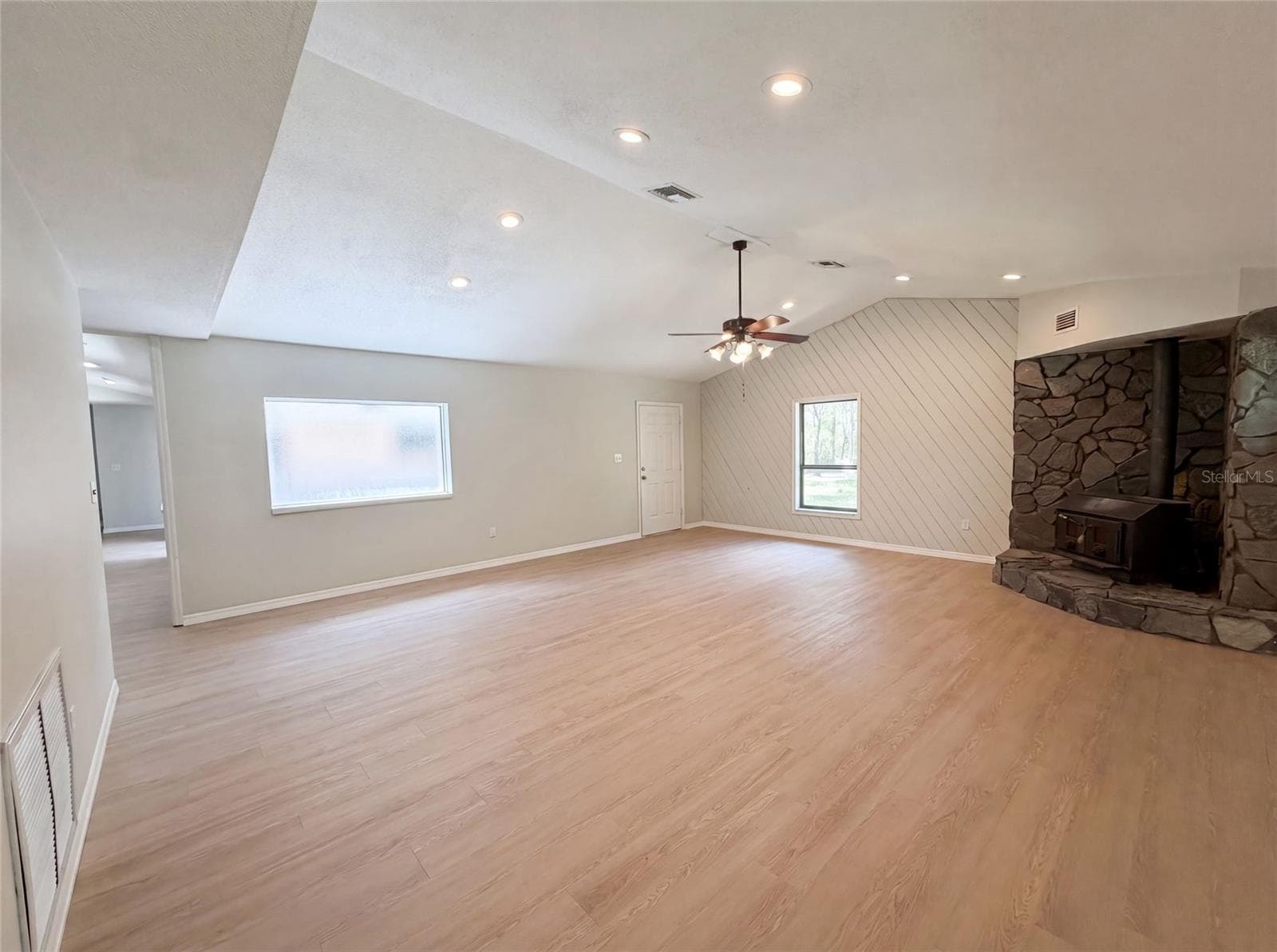 3739 LAKE GRIFFIN ROAD — photo 6 of 21