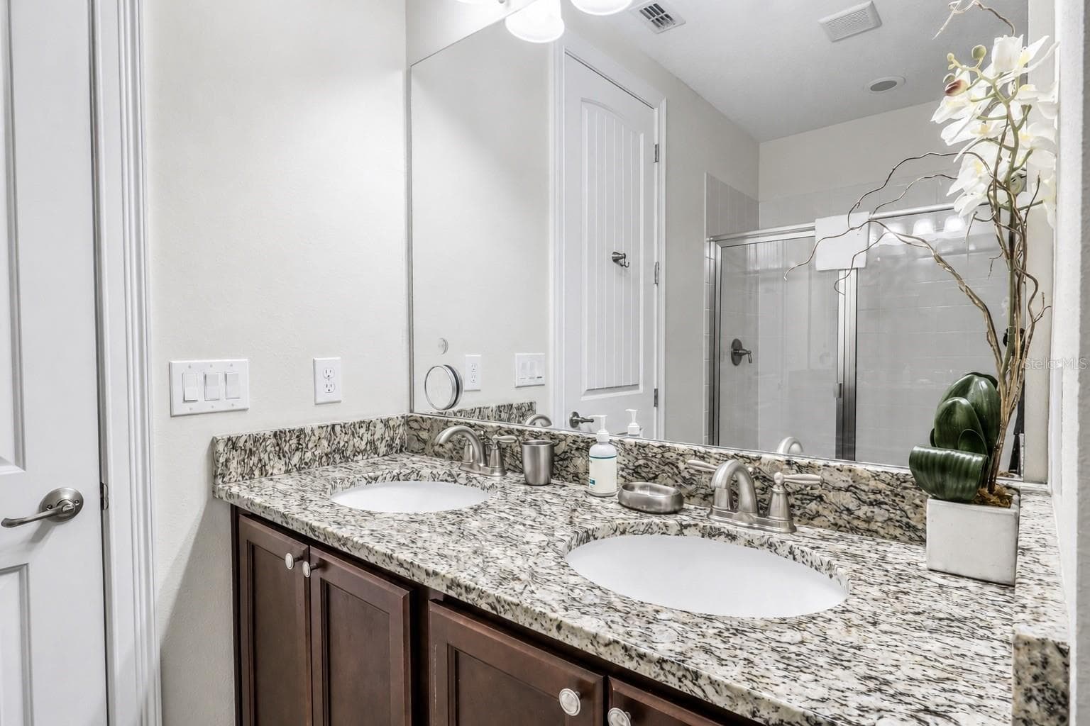 640 LASSO DRIVE — photo 13 of 31