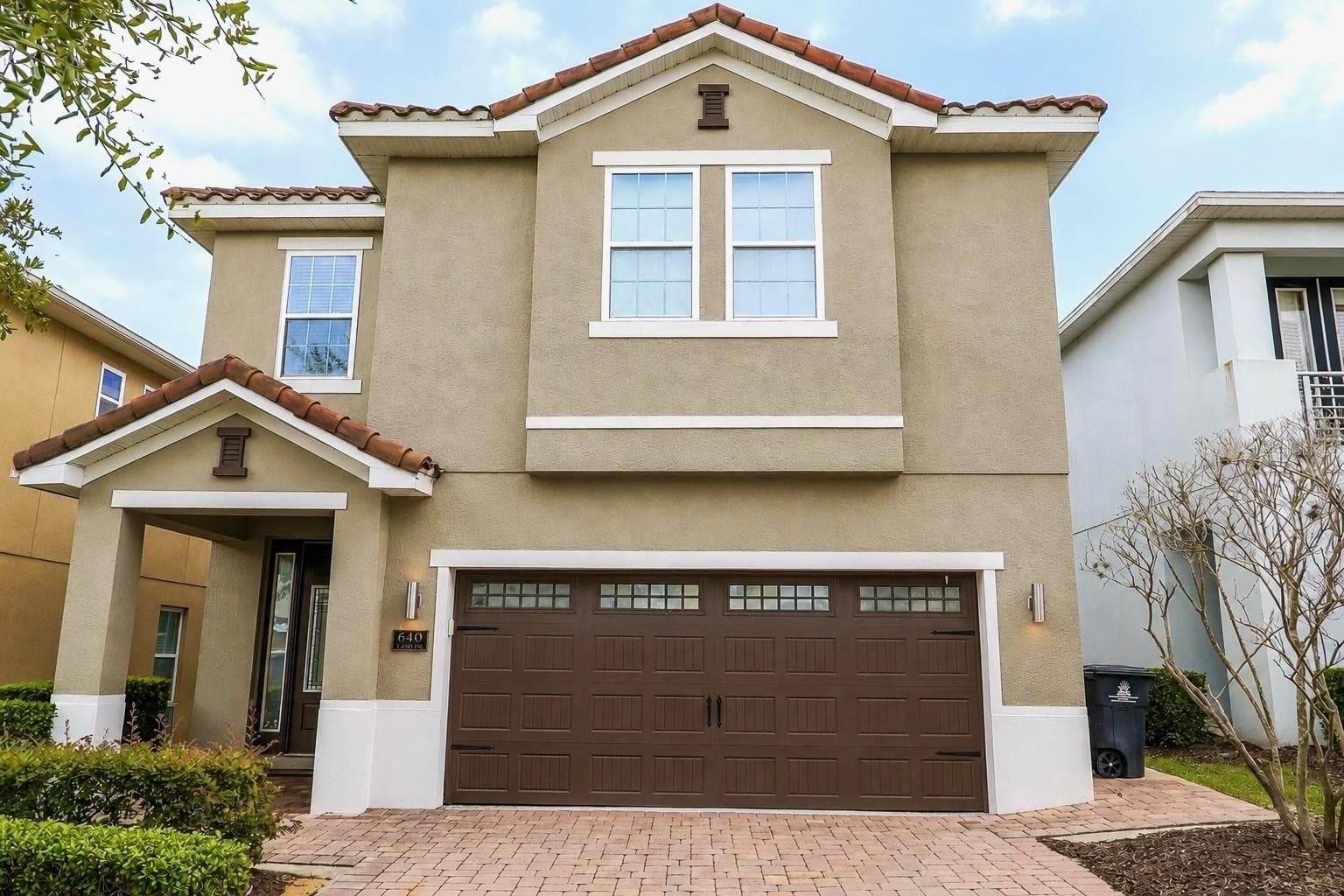 640 LASSO DRIVE — photo 2 of 31