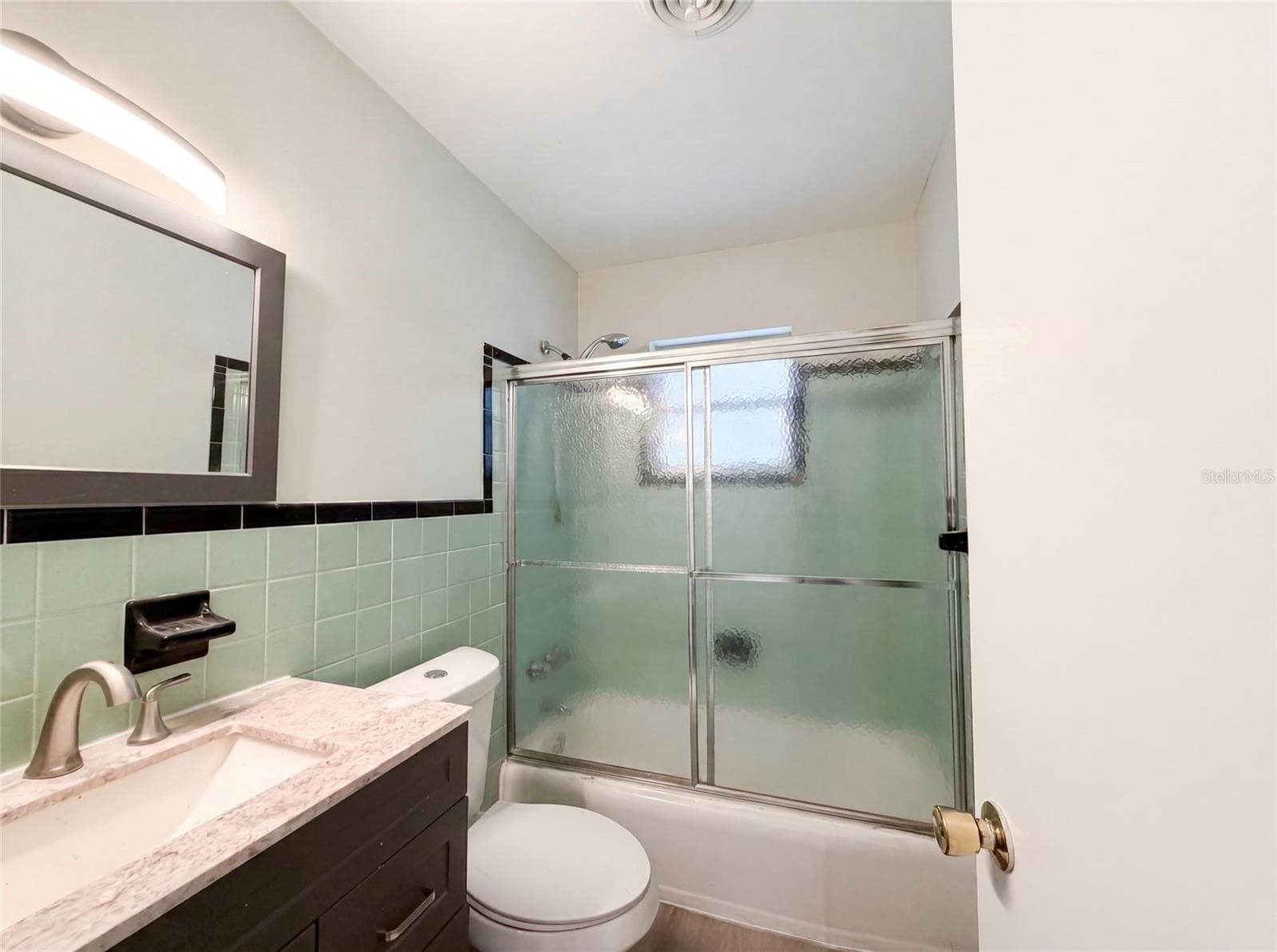 2410 3RD AVENUE — photo 16 of 21