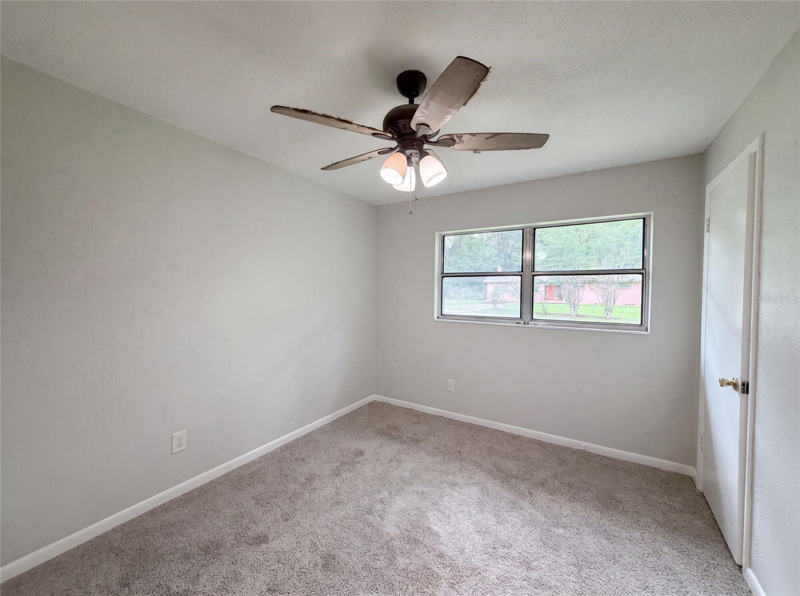 2410 3RD AVENUE — photo 4 of 21