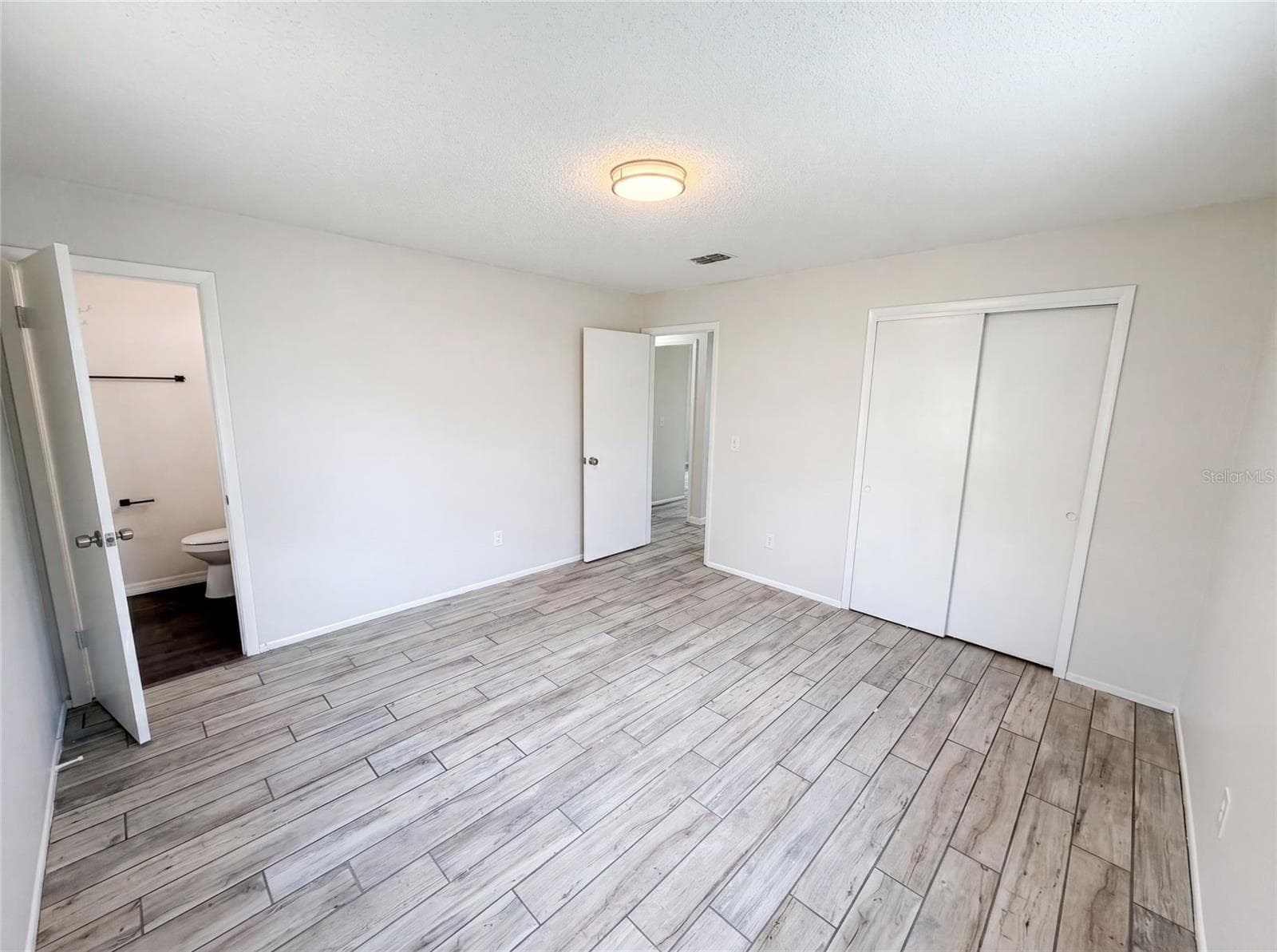 2922 XAVIER COURT — photo 15 of 25