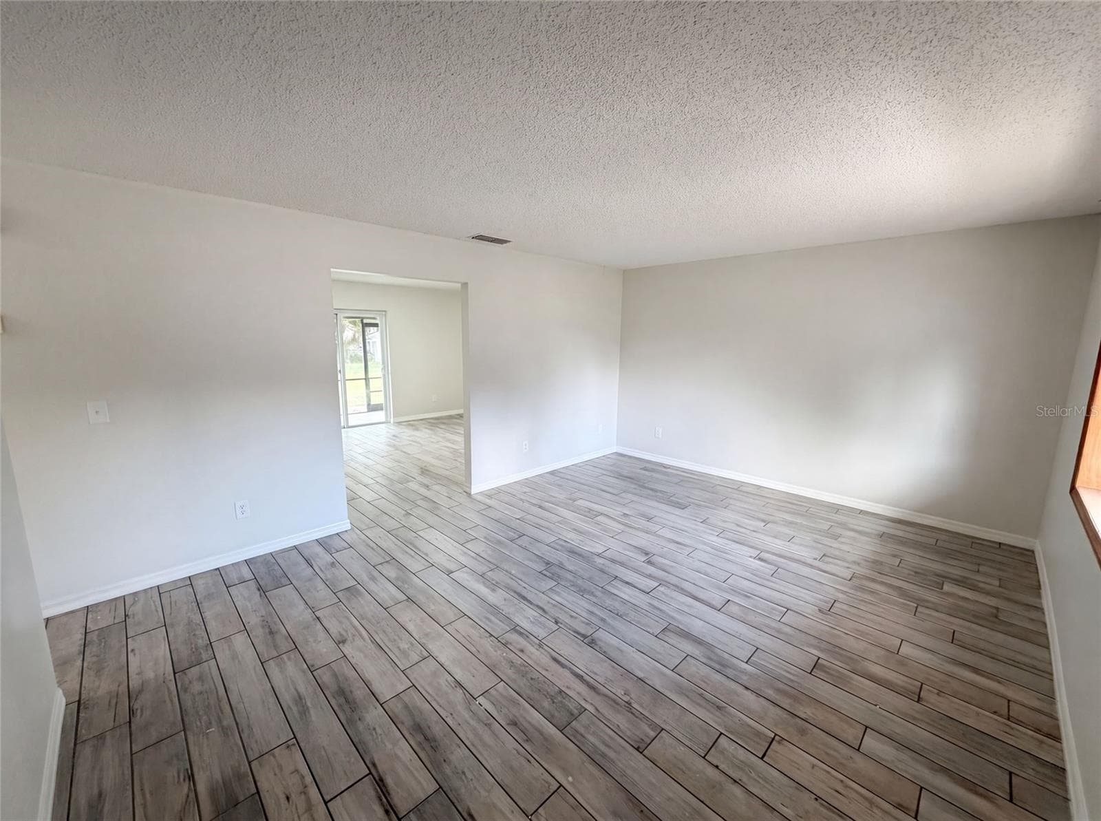 2922 XAVIER COURT — photo 3 of 25