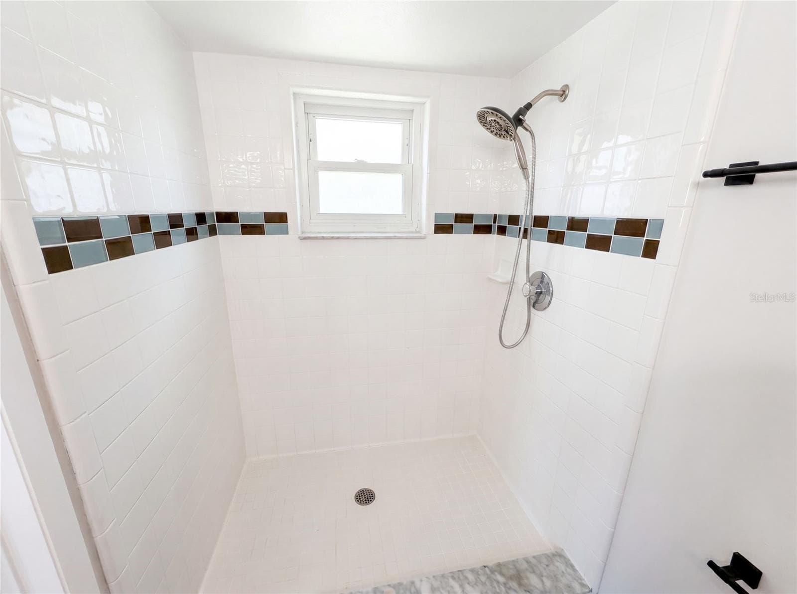 2922 XAVIER COURT — photo 19 of 25
