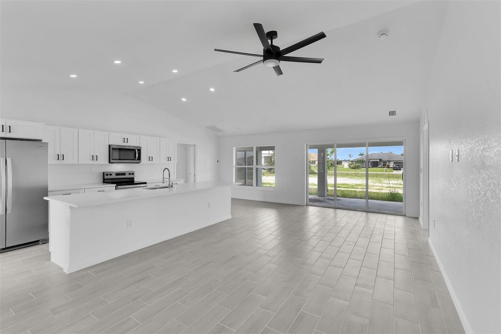 4130 33RD STREET — photo 6 of 37