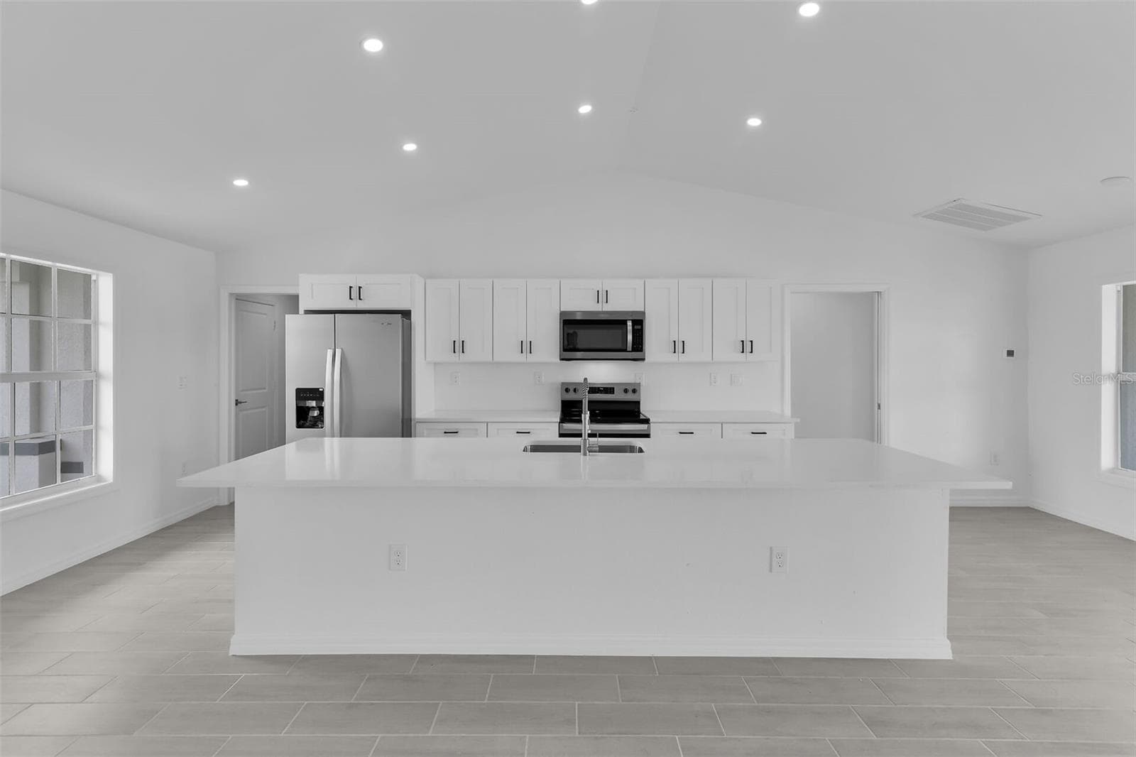 4130 33RD STREET — photo 10 of 37
