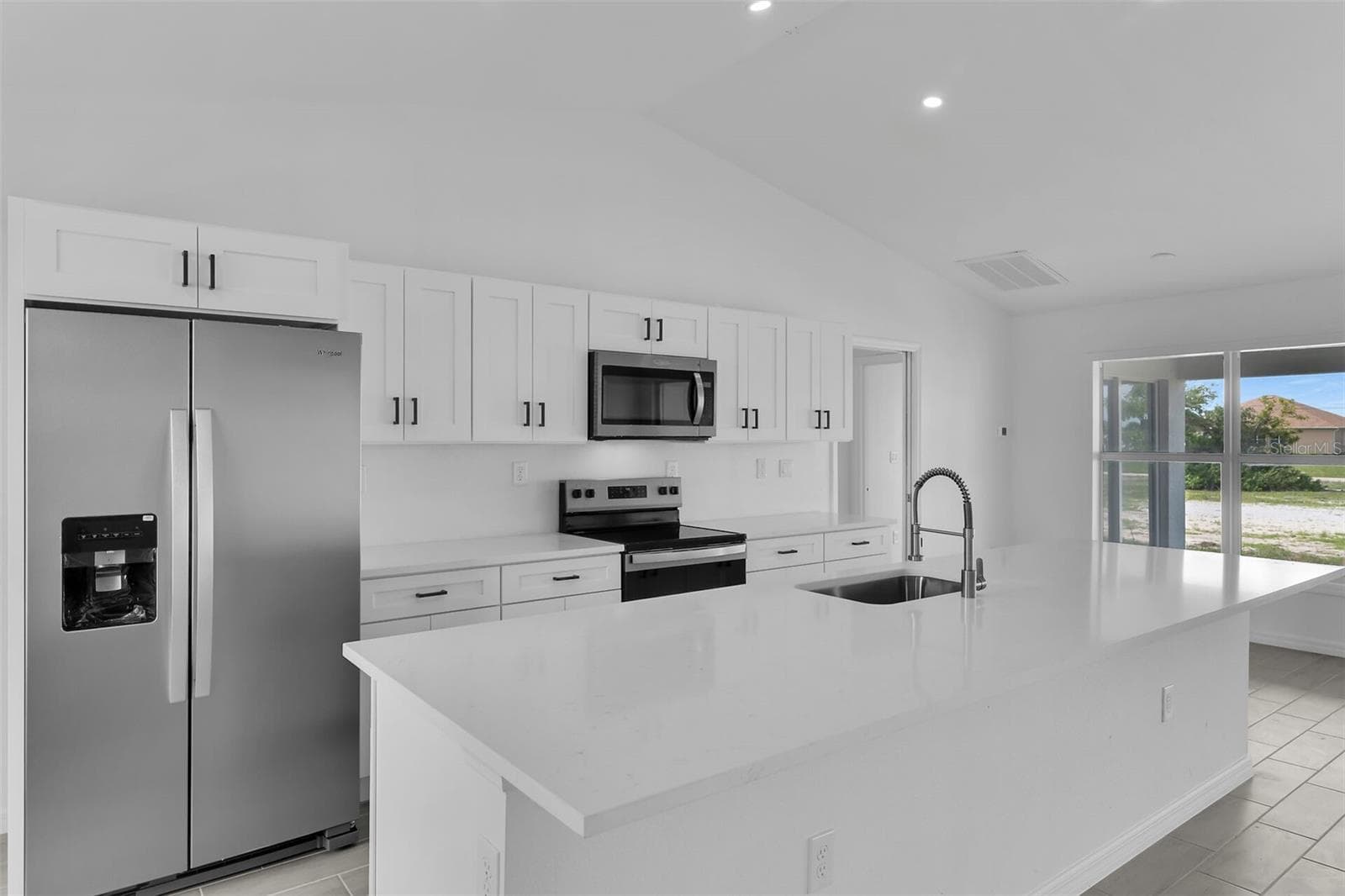 4130 33RD STREET — photo 4 of 37