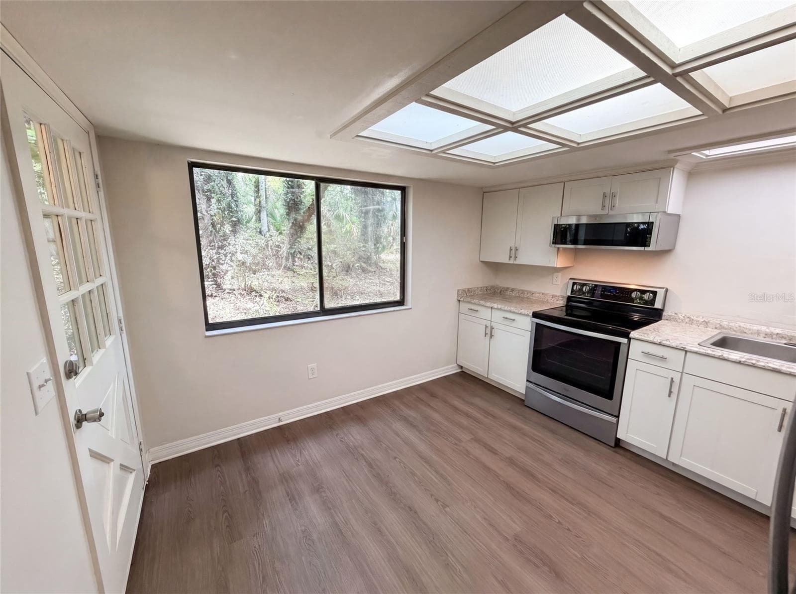 830 DUNBAR TERRACE — photo 11 of 26