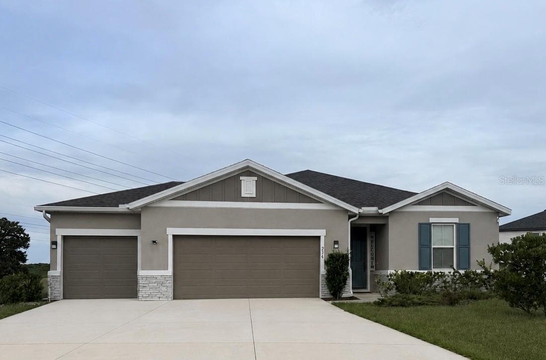 236 HILLCREST DRIVE — photo 1 of 1