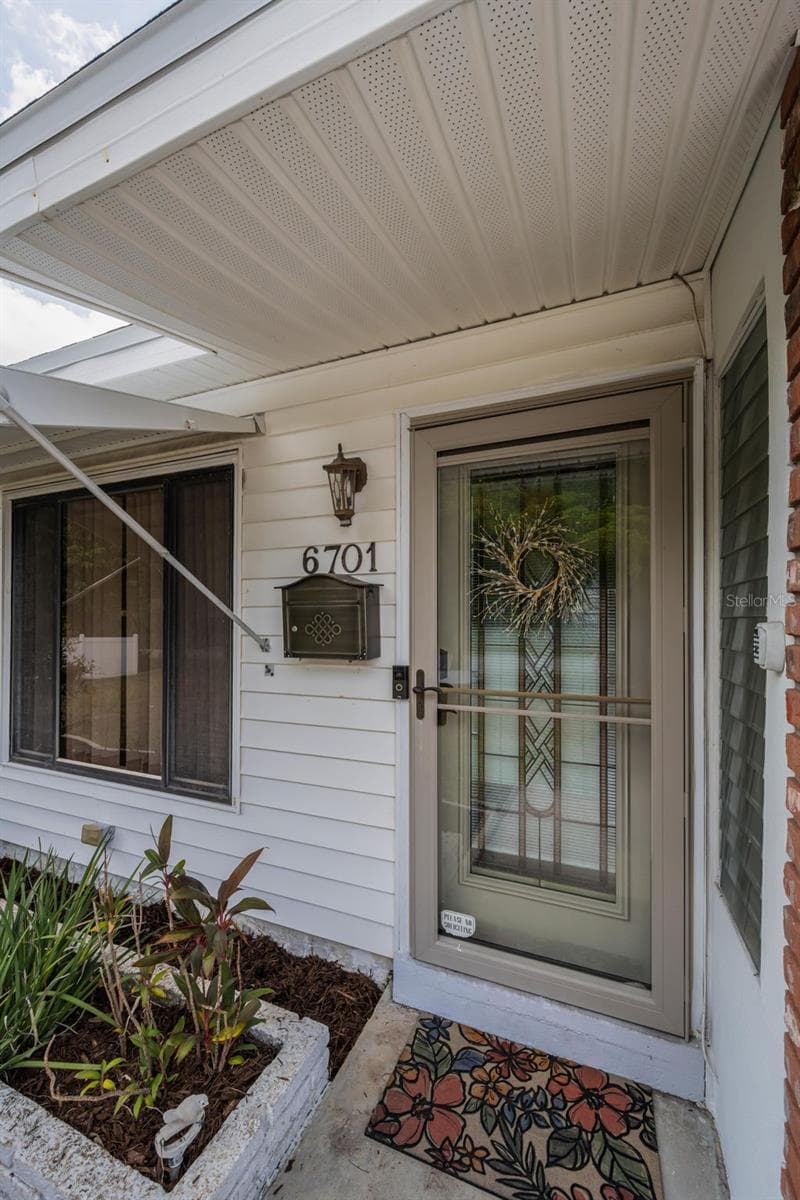 6701 ORCHARD DRIVE — photo 3 of 45