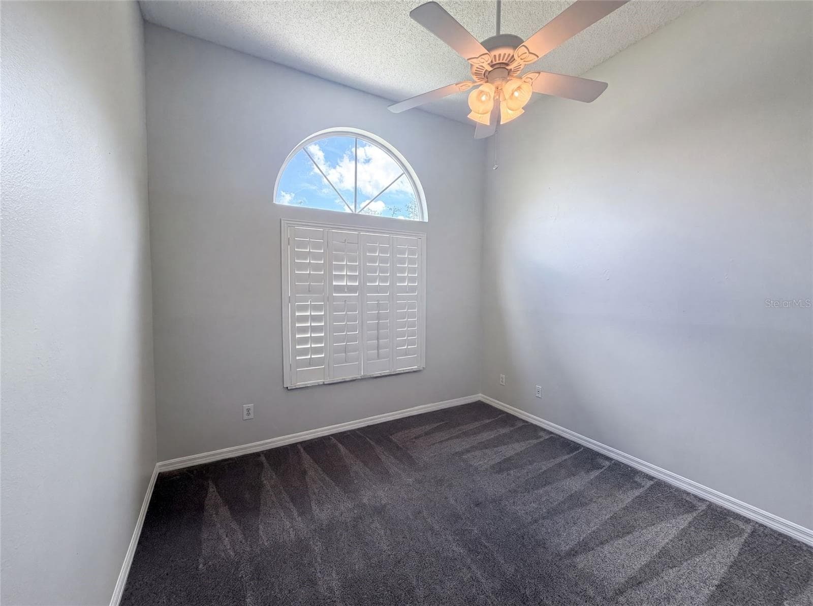 300 SPRUCEWOOD ROAD — photo 15 of 26