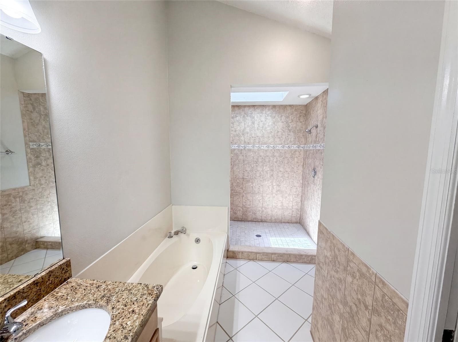 300 SPRUCEWOOD ROAD — photo 19 of 26
