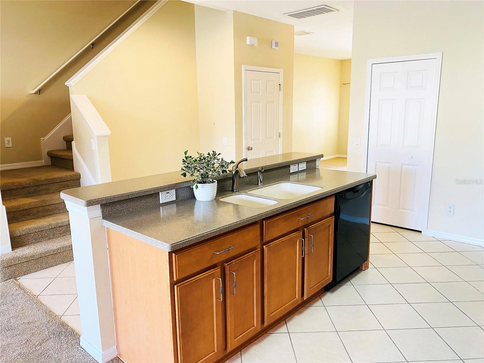17449 STINCHAR DRIVE — photo 5 of 27